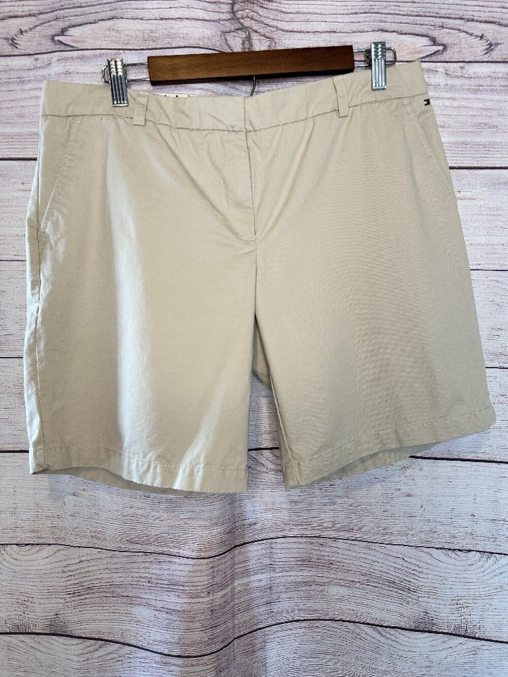 Tommy Hilfiger Khaki Chino Shorts Women's Size 12 with 8 inch inseam 100% cotton